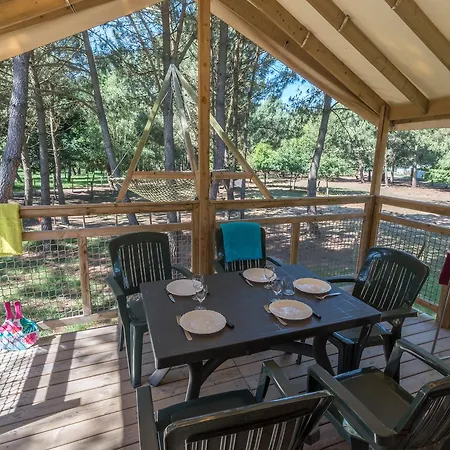 Camping Les Bruyeres Campsite Carnac